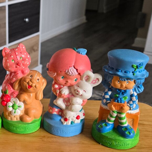 5 Strawberry Shortcake Figurines - Picture 2 of 2